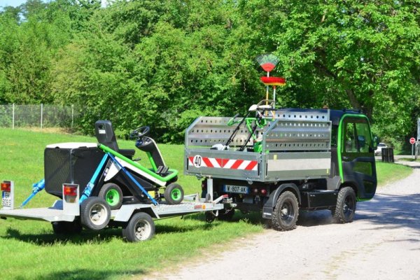 Etesia E-T Lander - HERRIBERRY Motoculture<br />Votre partenaire côté jardin !<br />les agences à votre service en Nouvelle Aquitaine